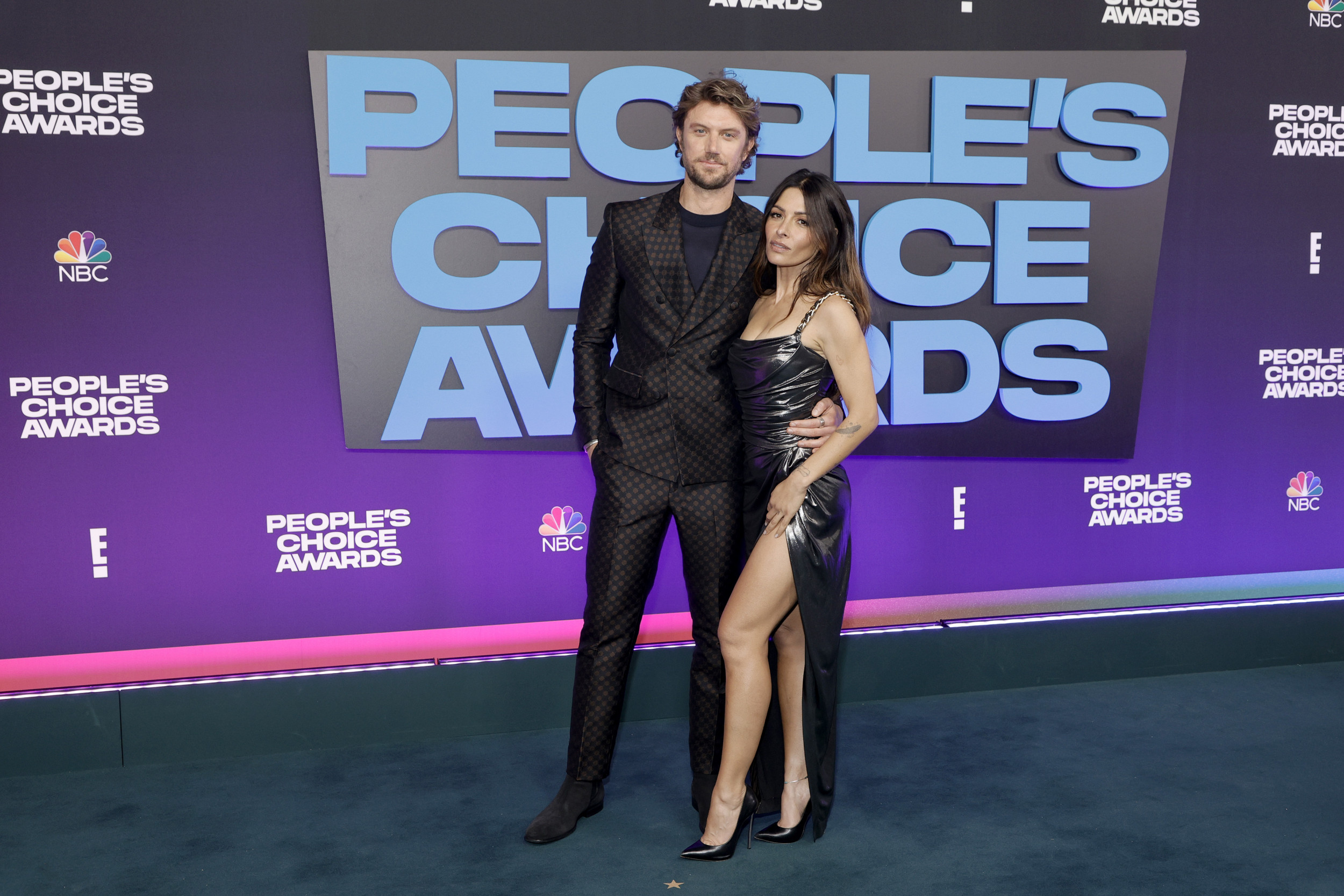7 Couples At The Peoples Choice Awards—including Sexlifes Sarah
