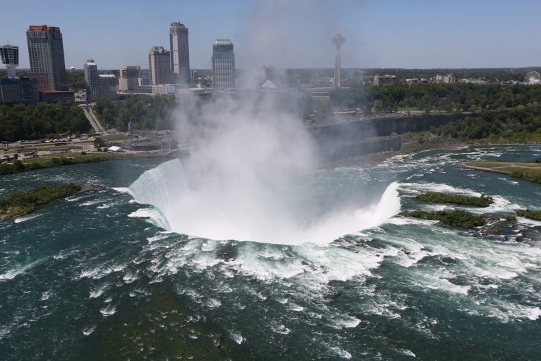 Niagara Falls viral video rescue car woman