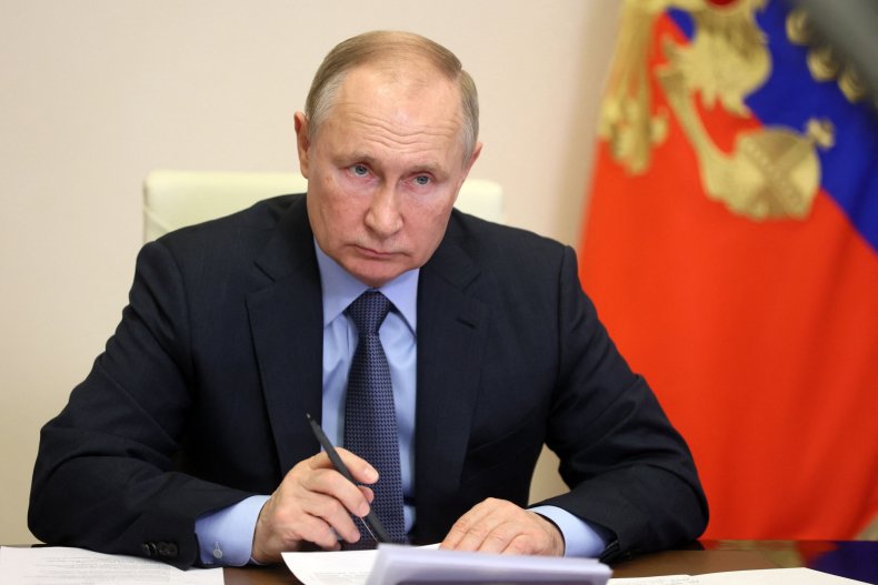 VLadimir Putin at video meeting in Moscow