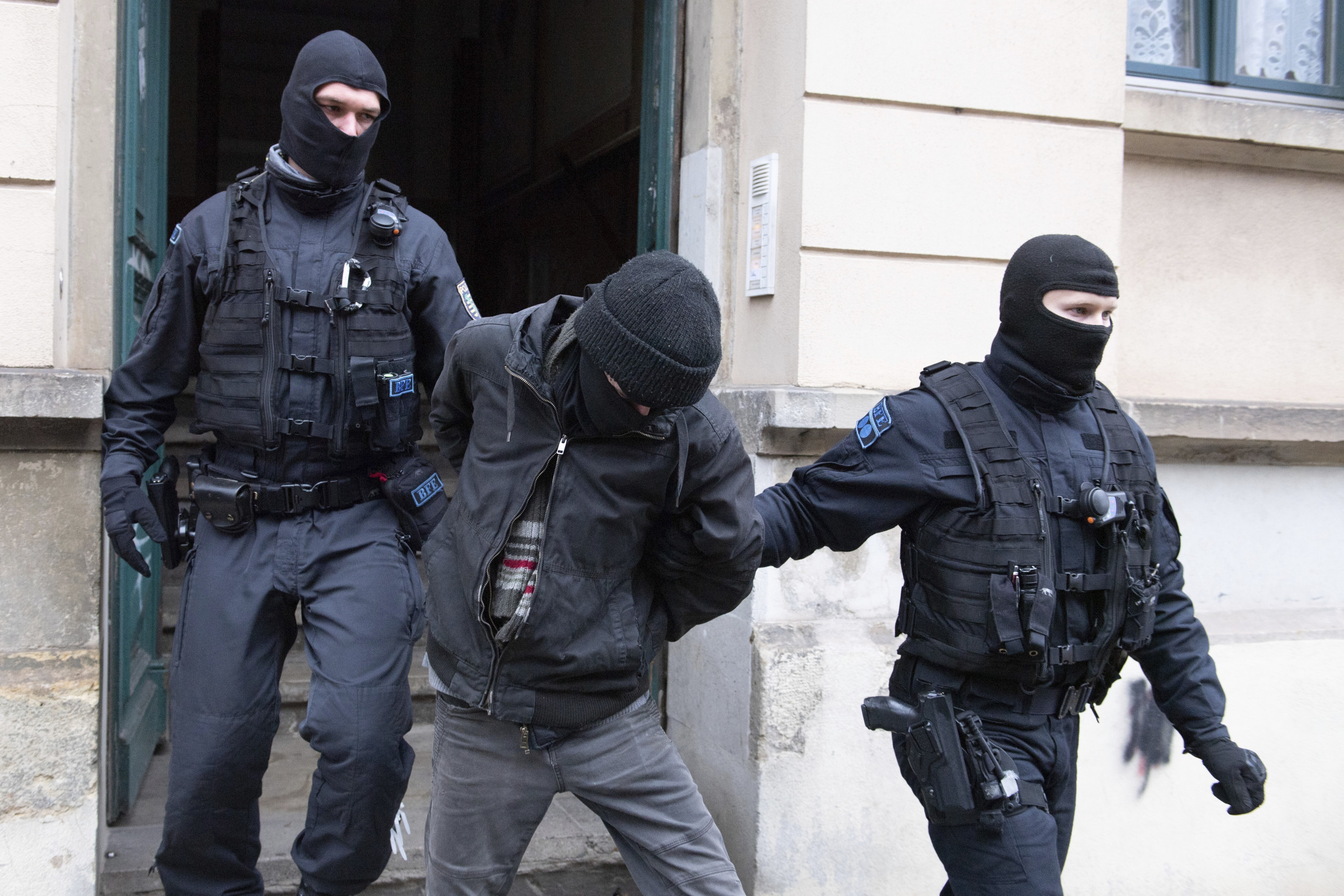 German Police Say 6 Investigated For Threatening To Kill Lawmakers Over ...