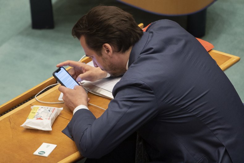 Baudet on Phone