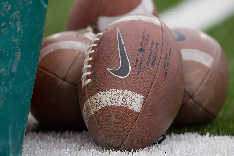 Utah State University, Earl Morris, Commenti, Dimissioni