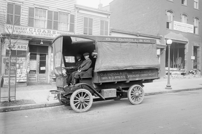 DeMoll Co. Electric Autocar Truck