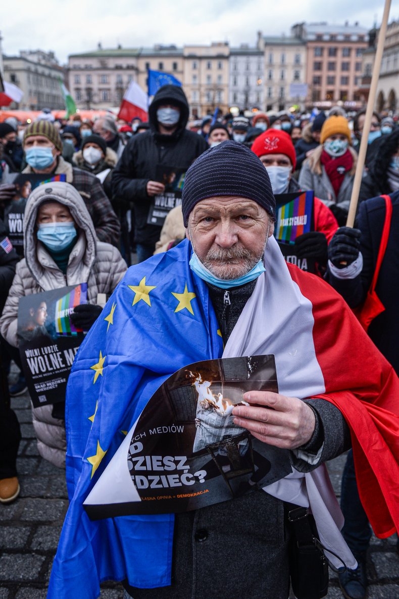 Protests over new Polish media law