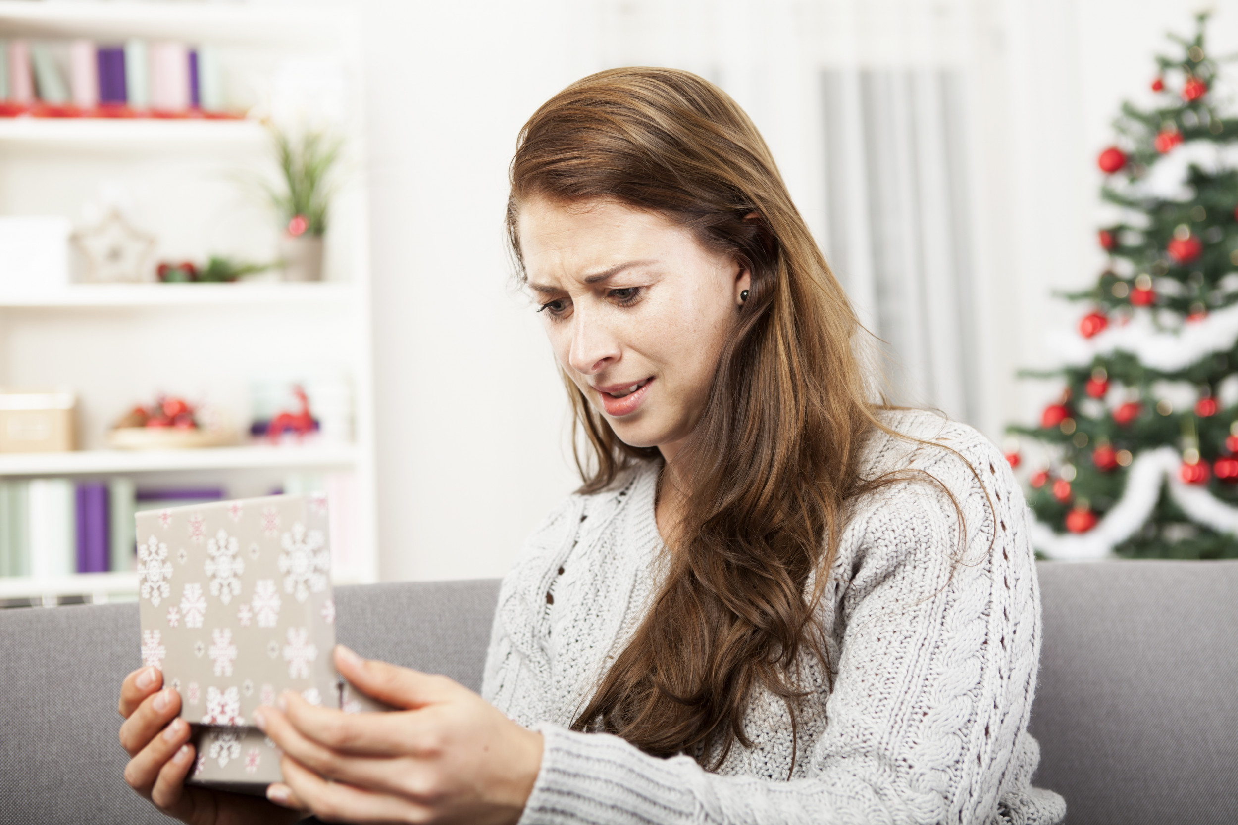 Woman Angry That Husband Bought Her Cheap Christmas Gift Is Backed Online