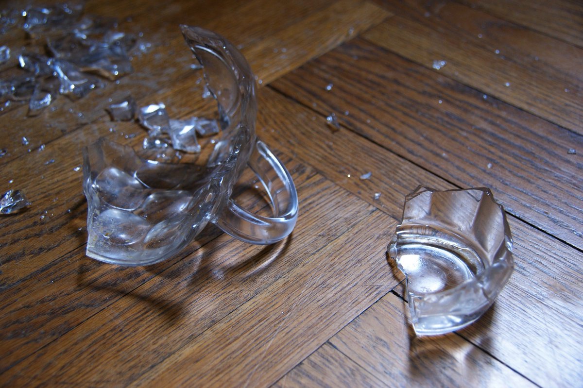Woman Baffled by 'Riddle' of Smashed Glass Which Doesn't Fit Back Together