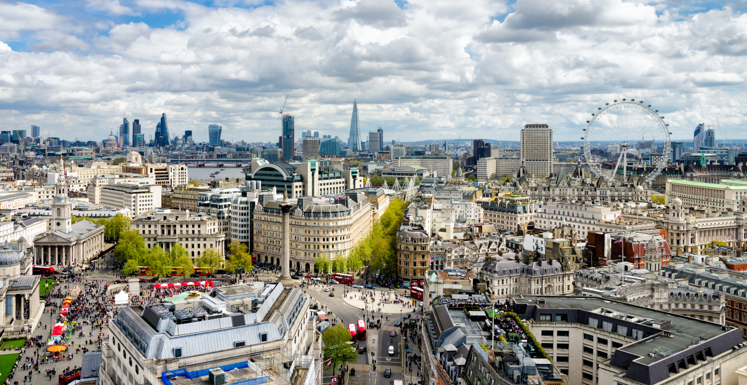 London central. Централ Сити Лондон. Исторический центр Лондона. Централ Сити Лондон стела. Центр Лондона фото.