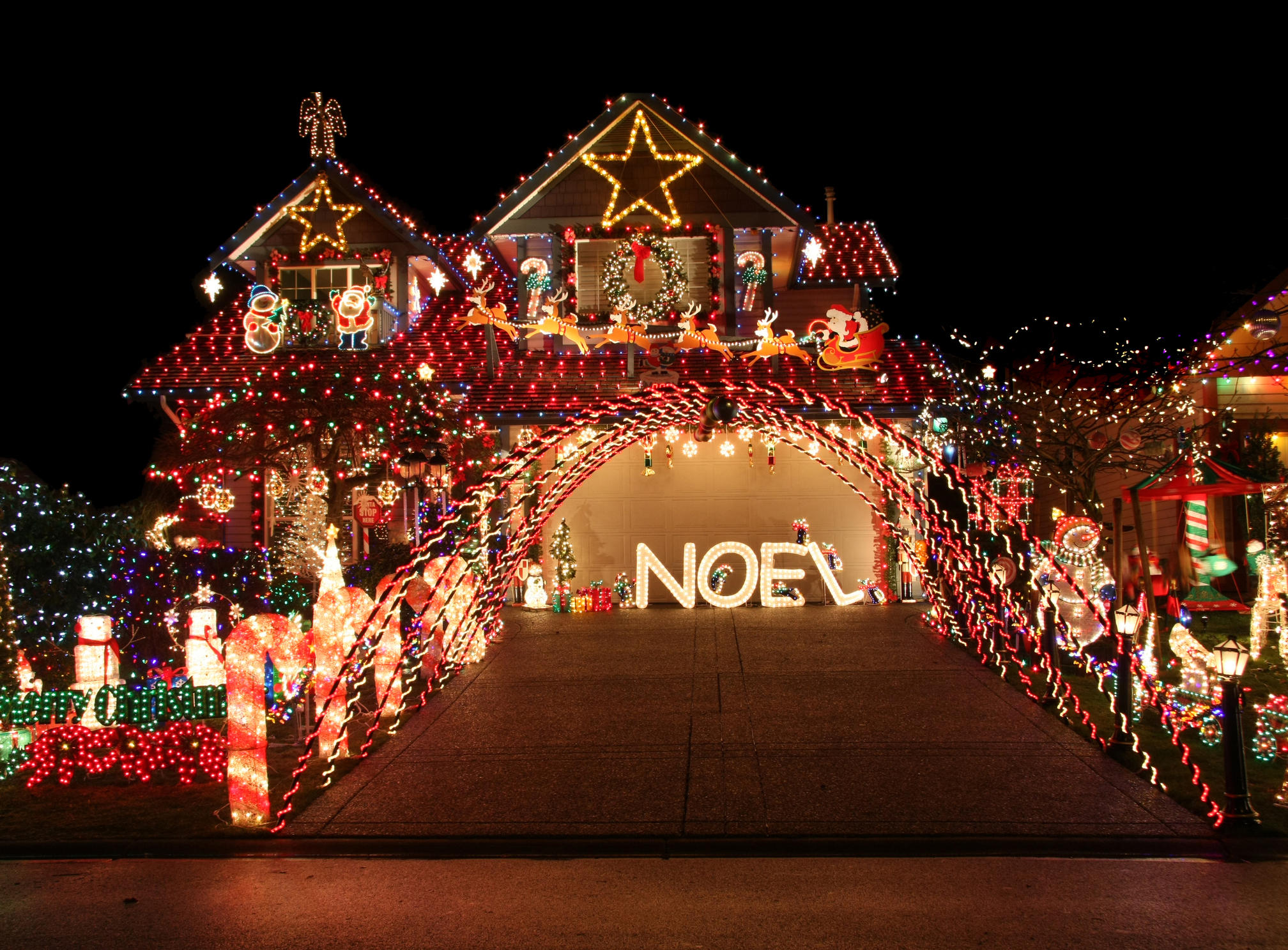 Neighbor's XRated Christmas Lights Fail Goes Viral 'I Am Amazed by This'