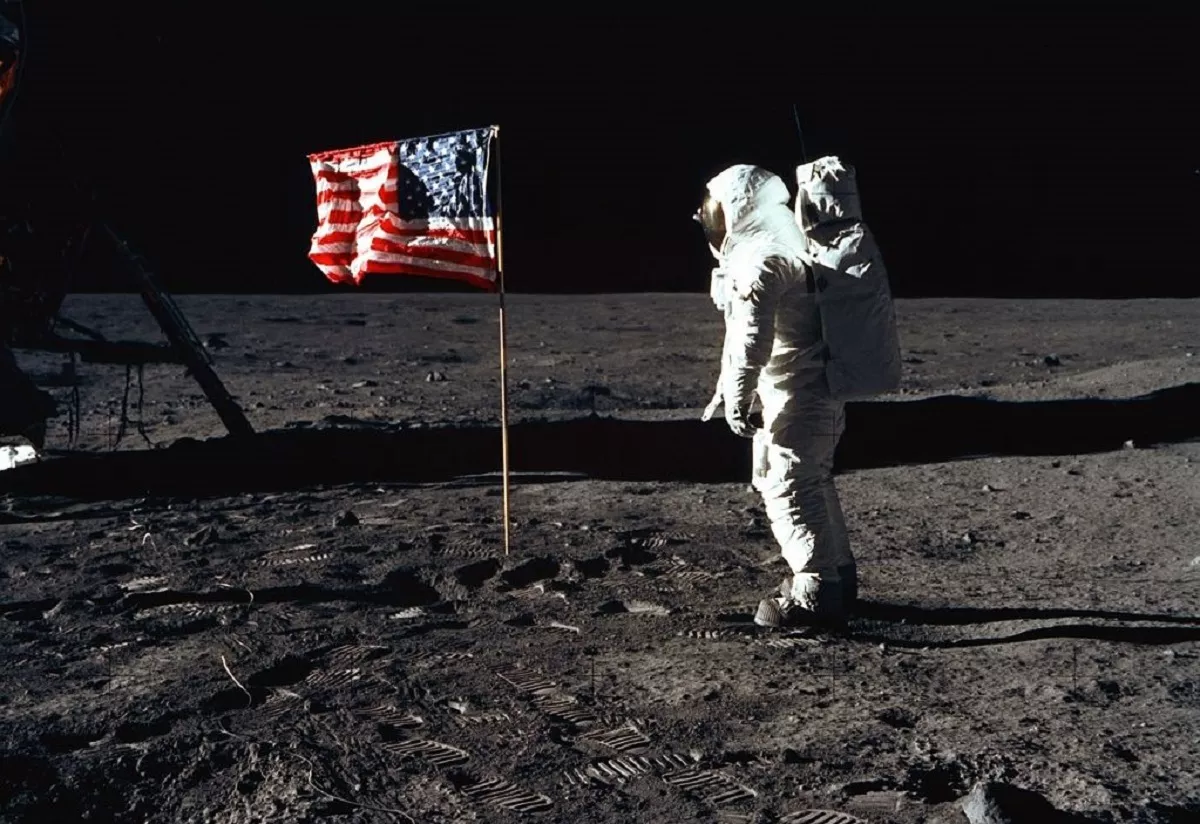 https://d.newsweek.com/en/full/1956792/buzz-aldrin-moon.webp