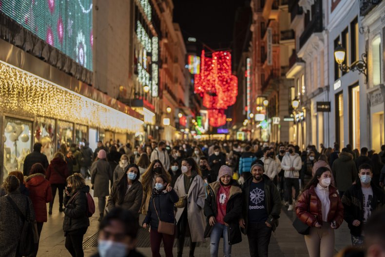 Spain, Mandatory Masks Outdoors, Decree-Law