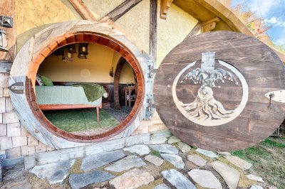 Underground Hobbit Home Owned By Kristie Wolfe