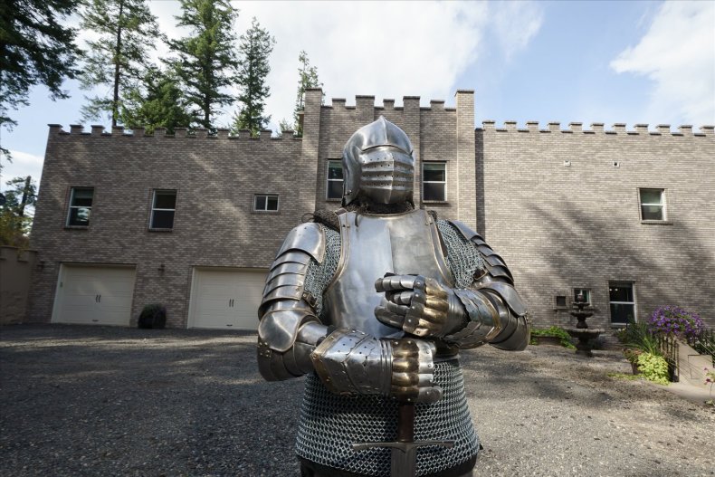 Knight giving a house tour in Washington.