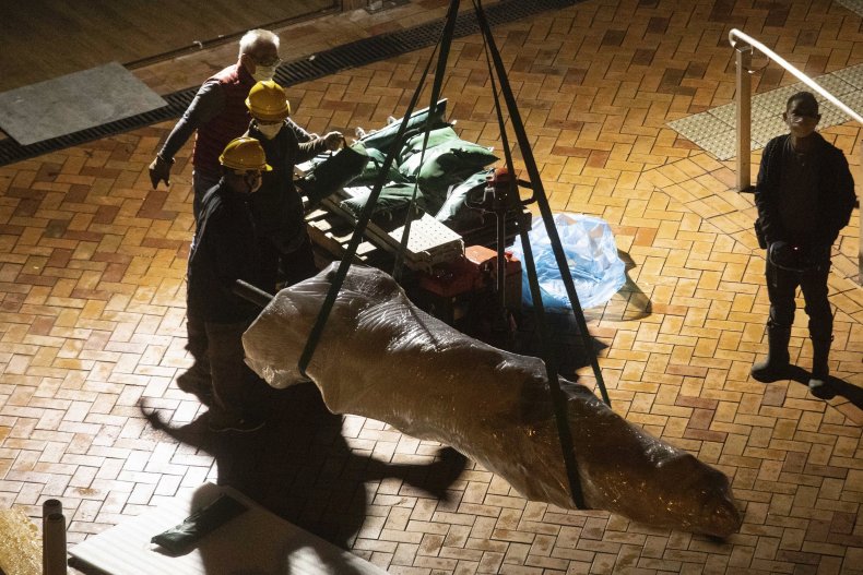 Pillar of Shame, statue, removal