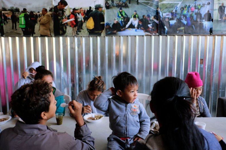 TOPSHOT-MEXICO-US-MIGRATION-CARAVAN