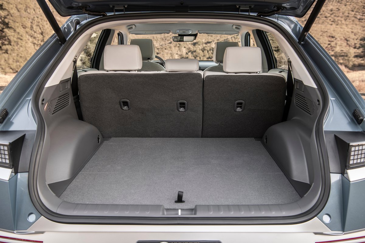 Trunk Ledge Kit | HYUNDAI IONIQ PLUG-IN HYBRID 2022 Trunk Ledge Kit | HYUNDAI IONIQ PLUG-IN HYBRID 2022