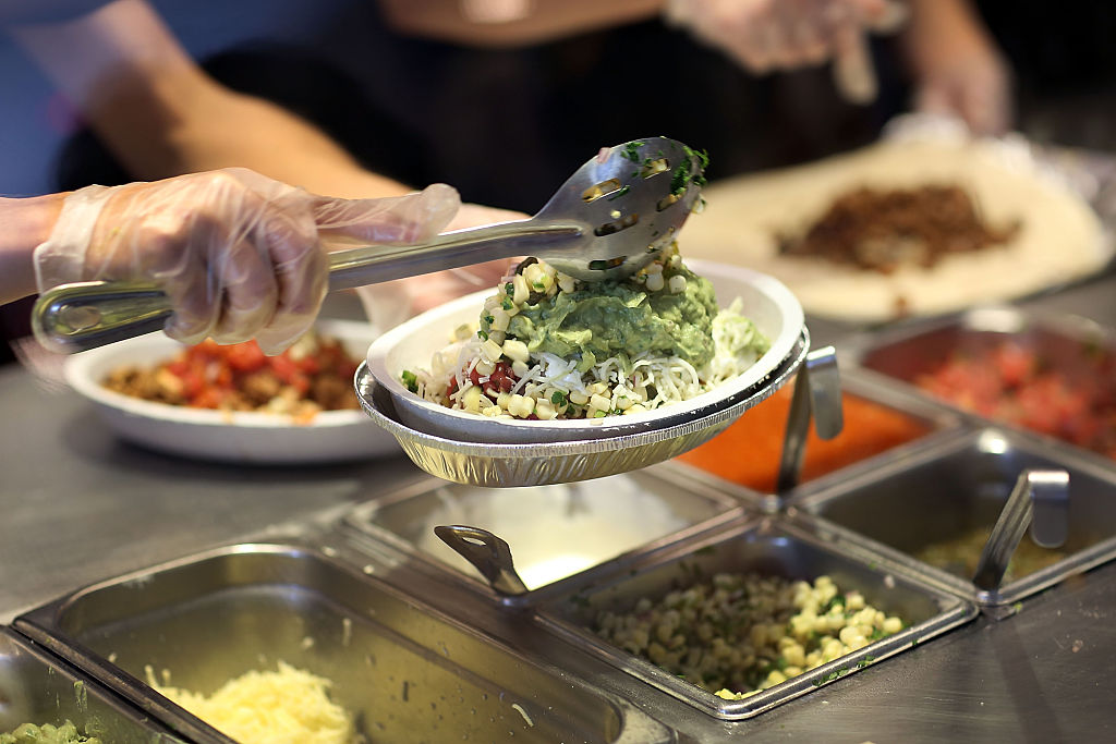 Woman Claims Chipotle Bowl Had Insect Crawling Inside in Video Viewed