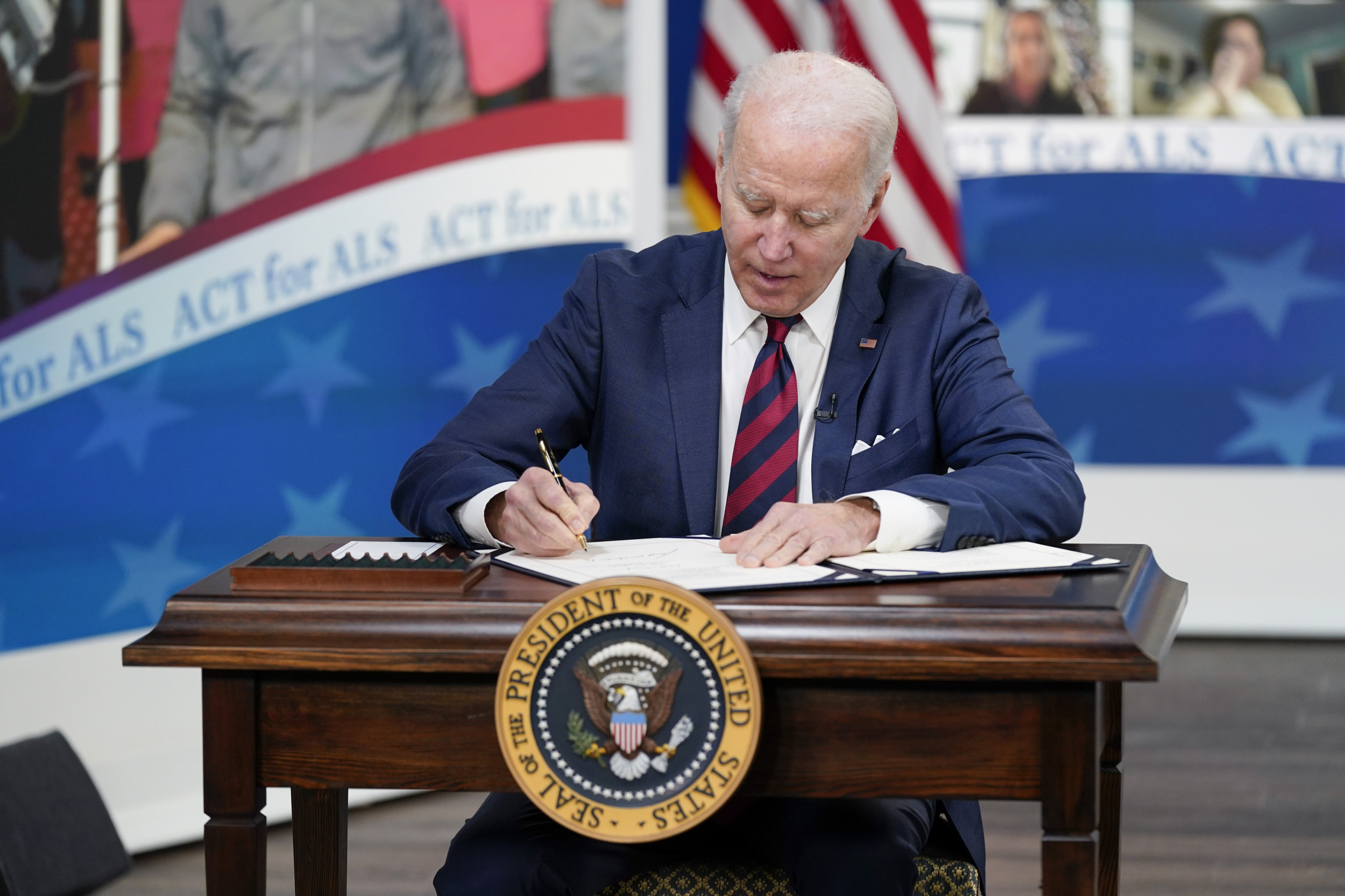 biden-signs-uyghur-forced-labor-prevention-act-delivers-another-blow