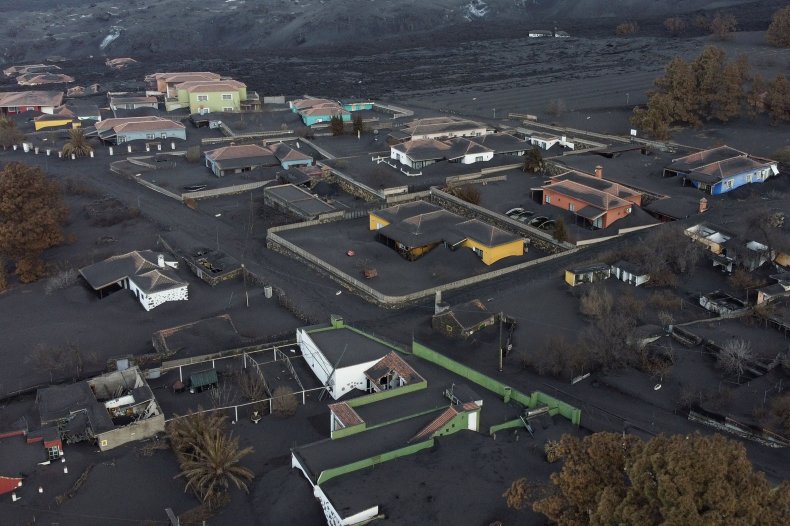 Houses covered in ash, La Palma 
