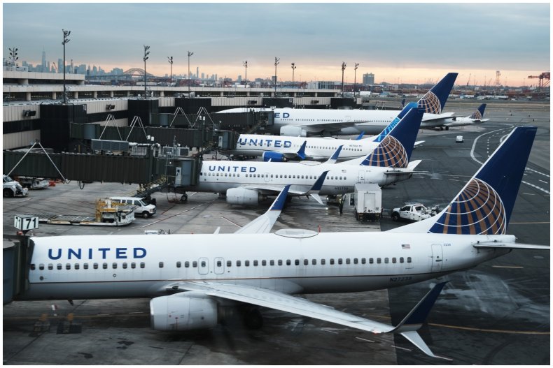 Photo of United Airlines planes 