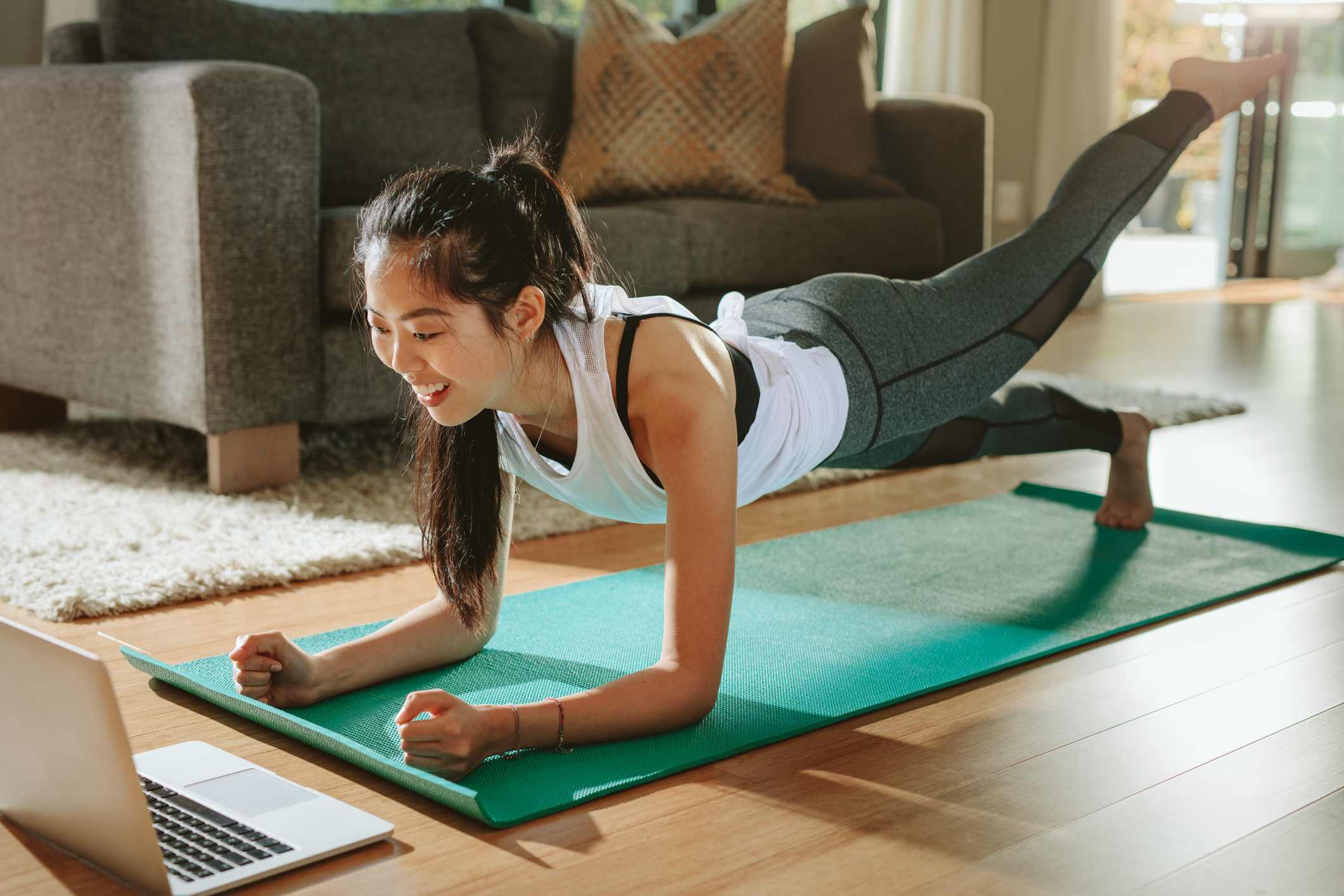 Exercise is great. Фитнес дома. Домашний фитнес. Заниматься спортом дома. Физическая активность дома.