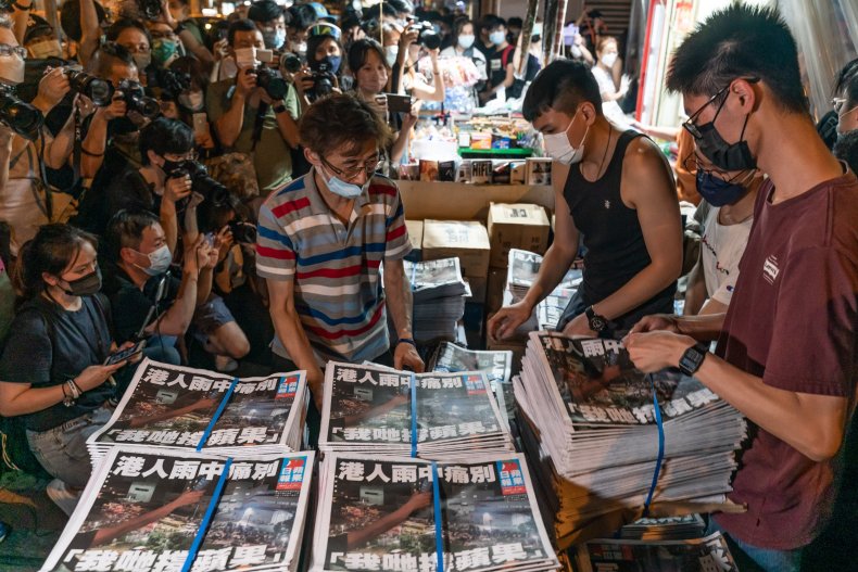 Pro-democracy News Paper Apple Daily Closes