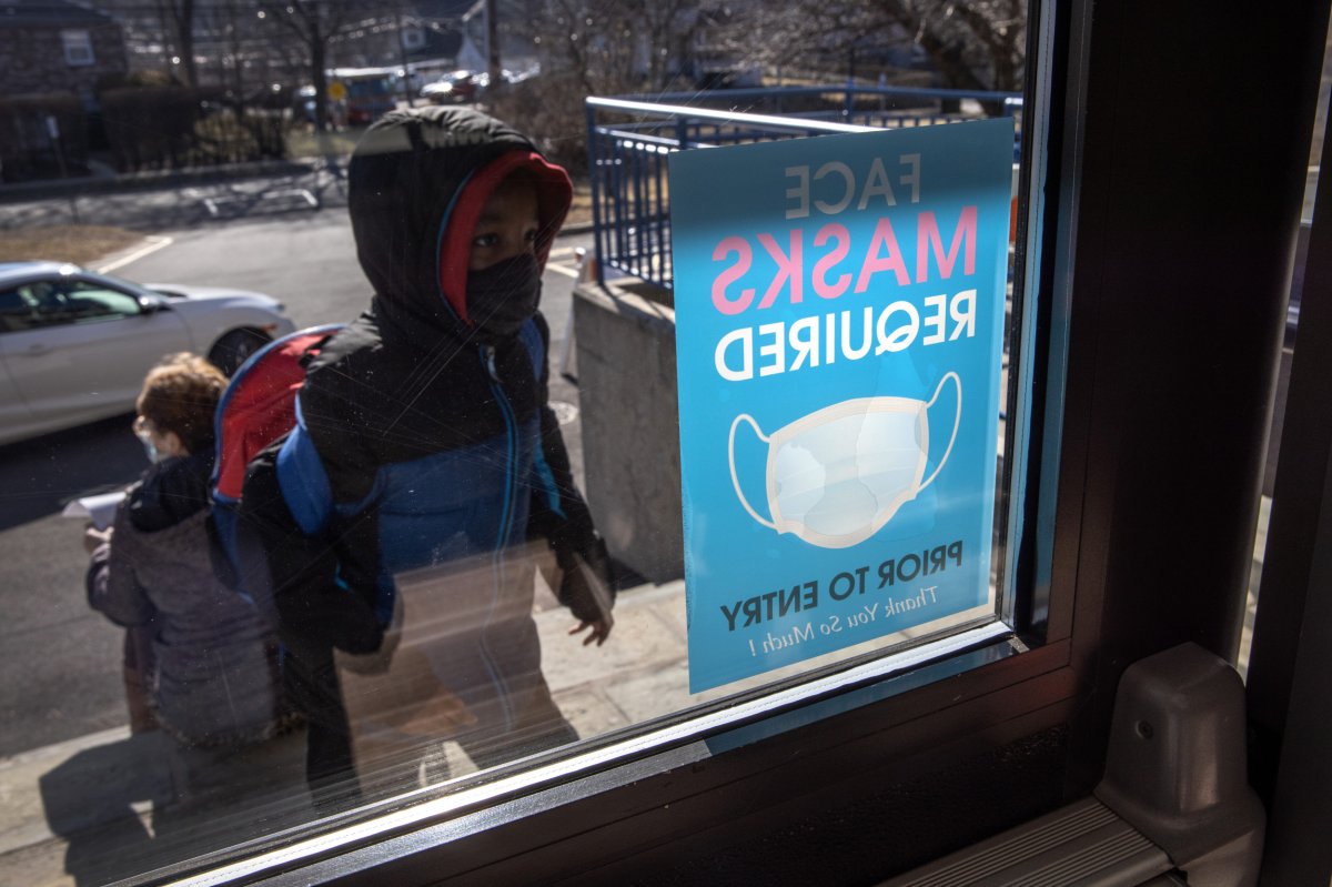 Several Connecticut School Districts Delay Return as COVID Cases Rise