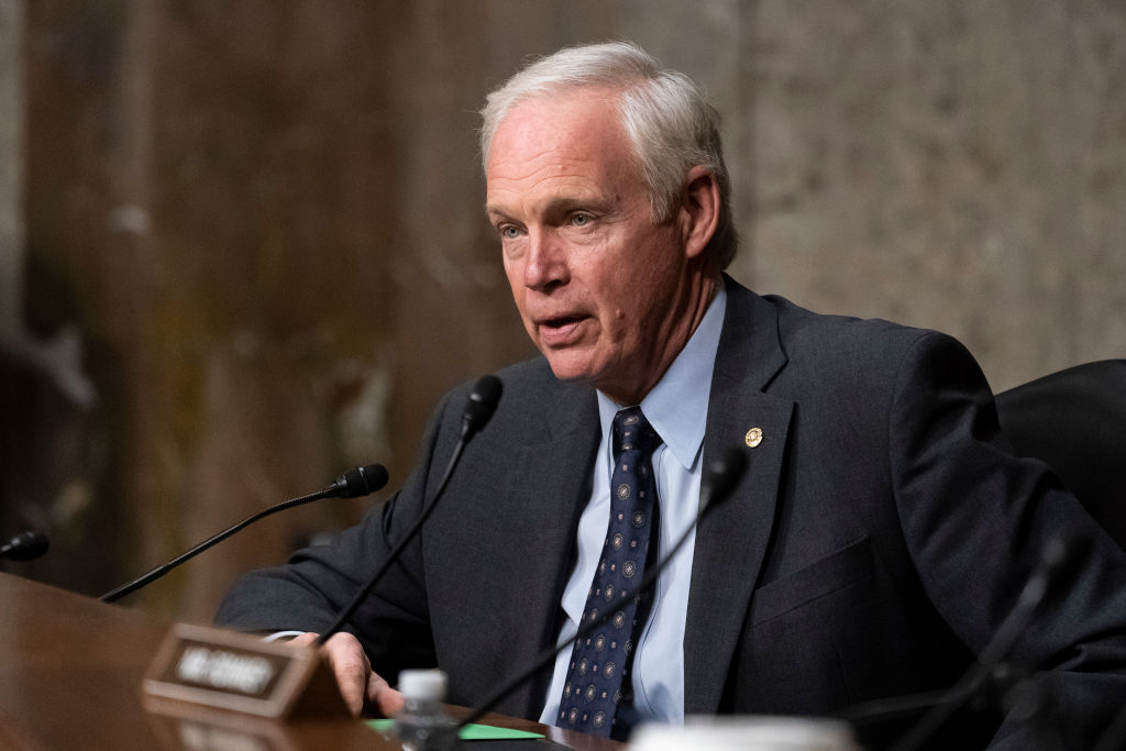 Ex-GOP Counsel Calls Ron Johnson ‘Hack of the Highest Order’ After Senator Says He’ll Run Again – Newsweek