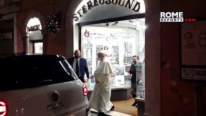 Pope Francis, Record Store Visit