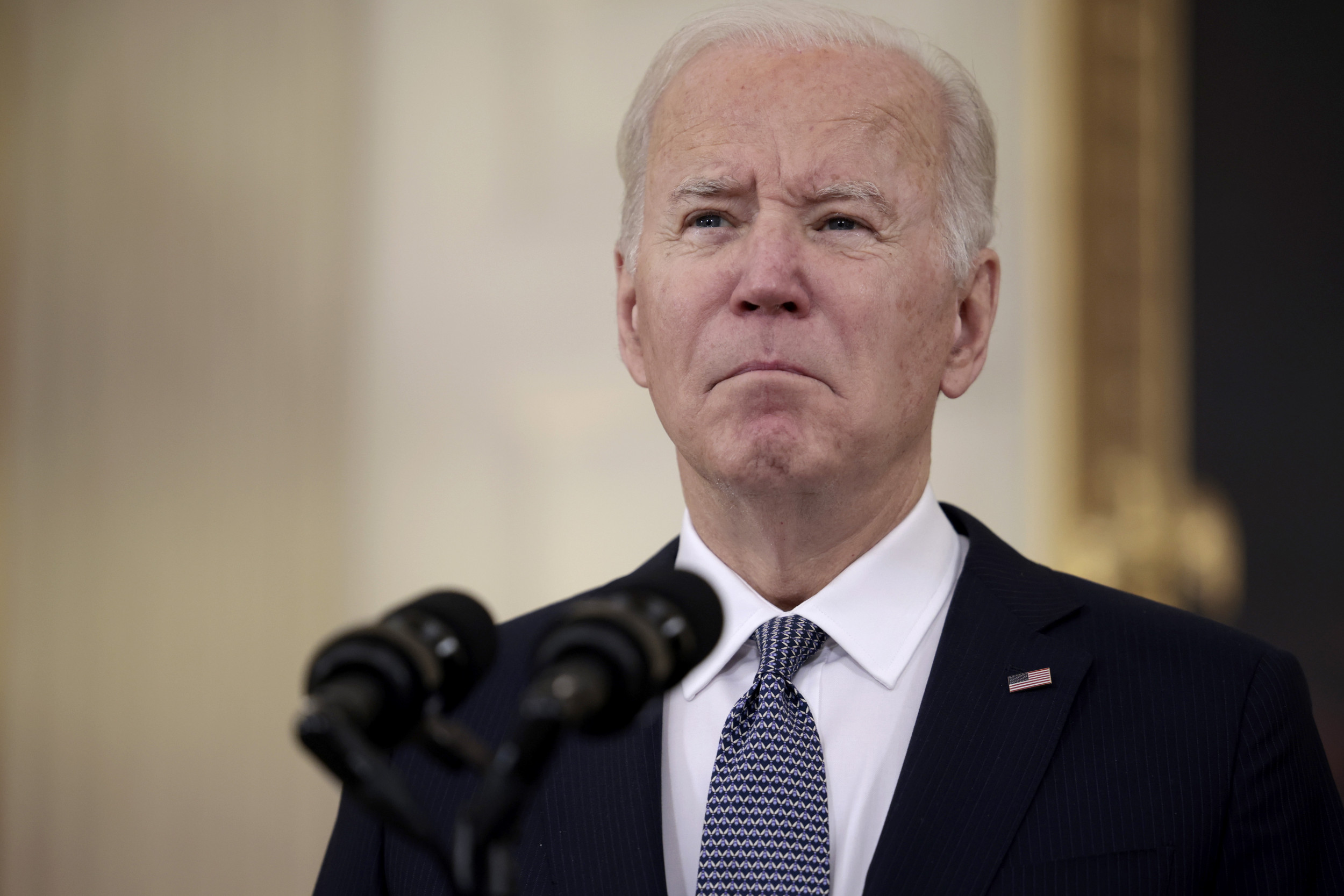 To Win on Inflation, Biden May First Need to Fix Supply Chain Crisis and Worker Shortage