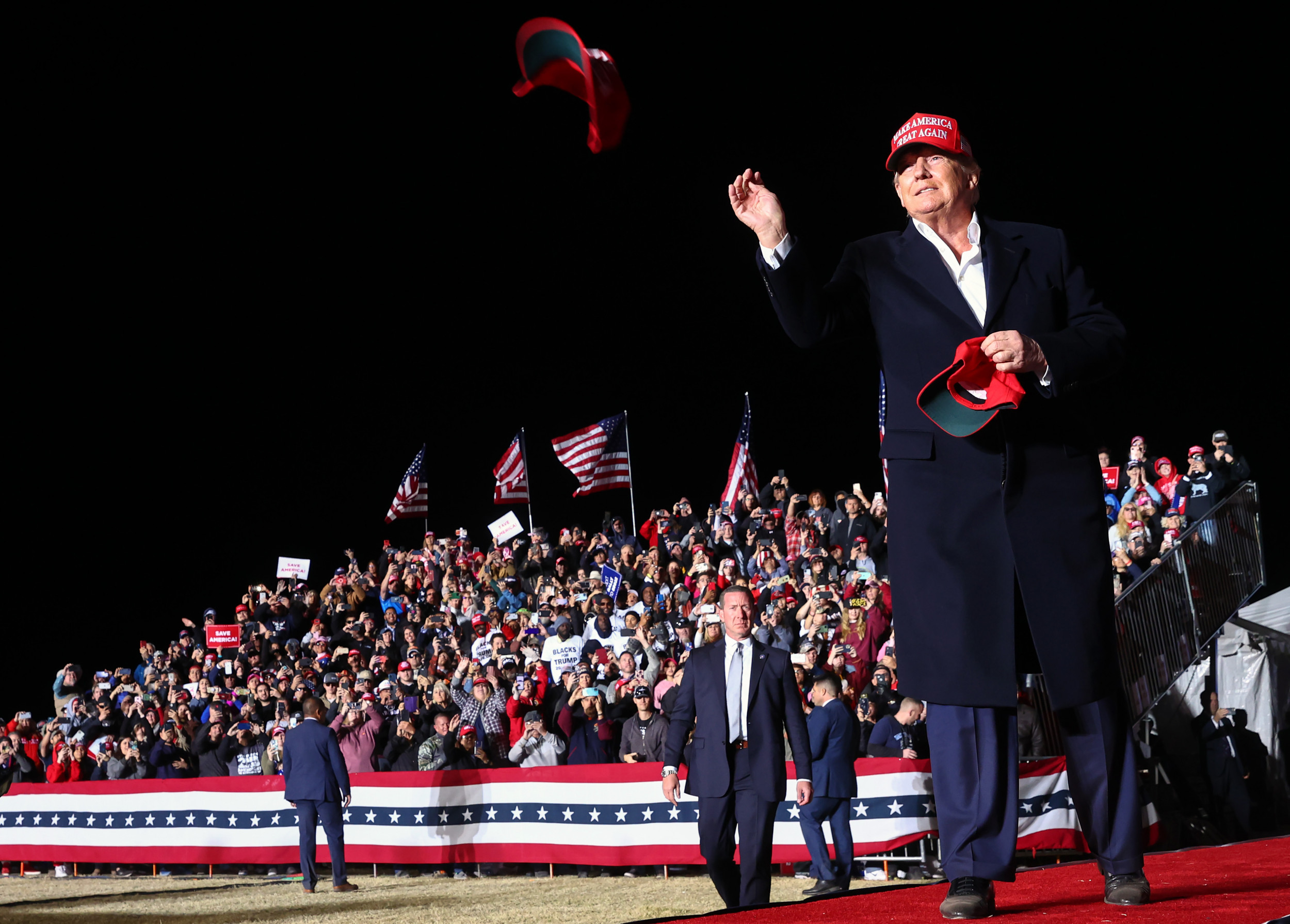 Trump Fans Chant 'Decertify' at Arizona Rally, Echoing His Allies ...