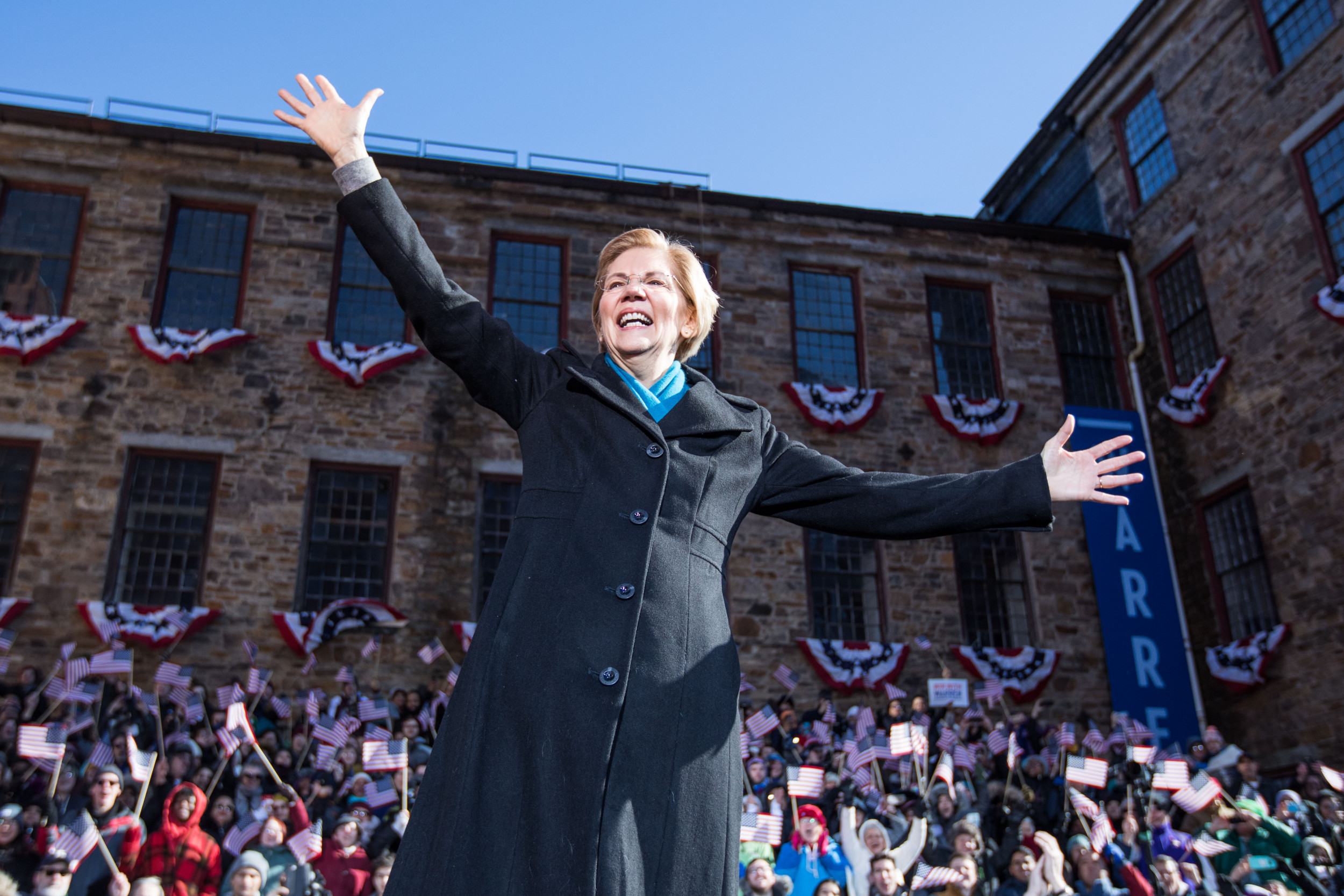 Elizabeth Warren Hints Support For Primarying Manchin, Sinema If Voting ...