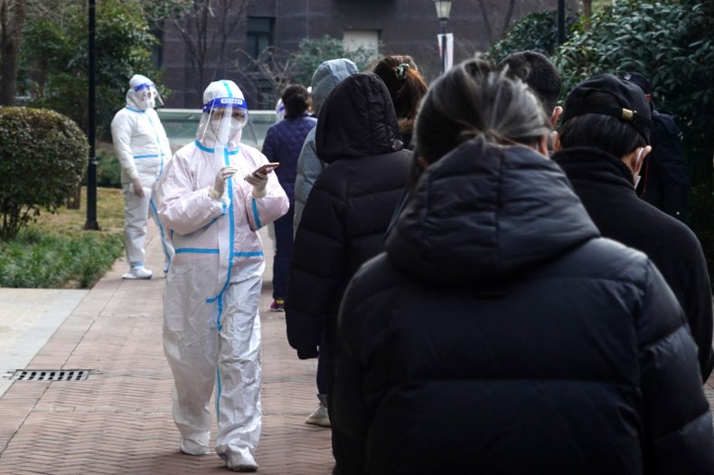 I residenti in Cina protestano contro il blocco COVID a tempo indeterminato