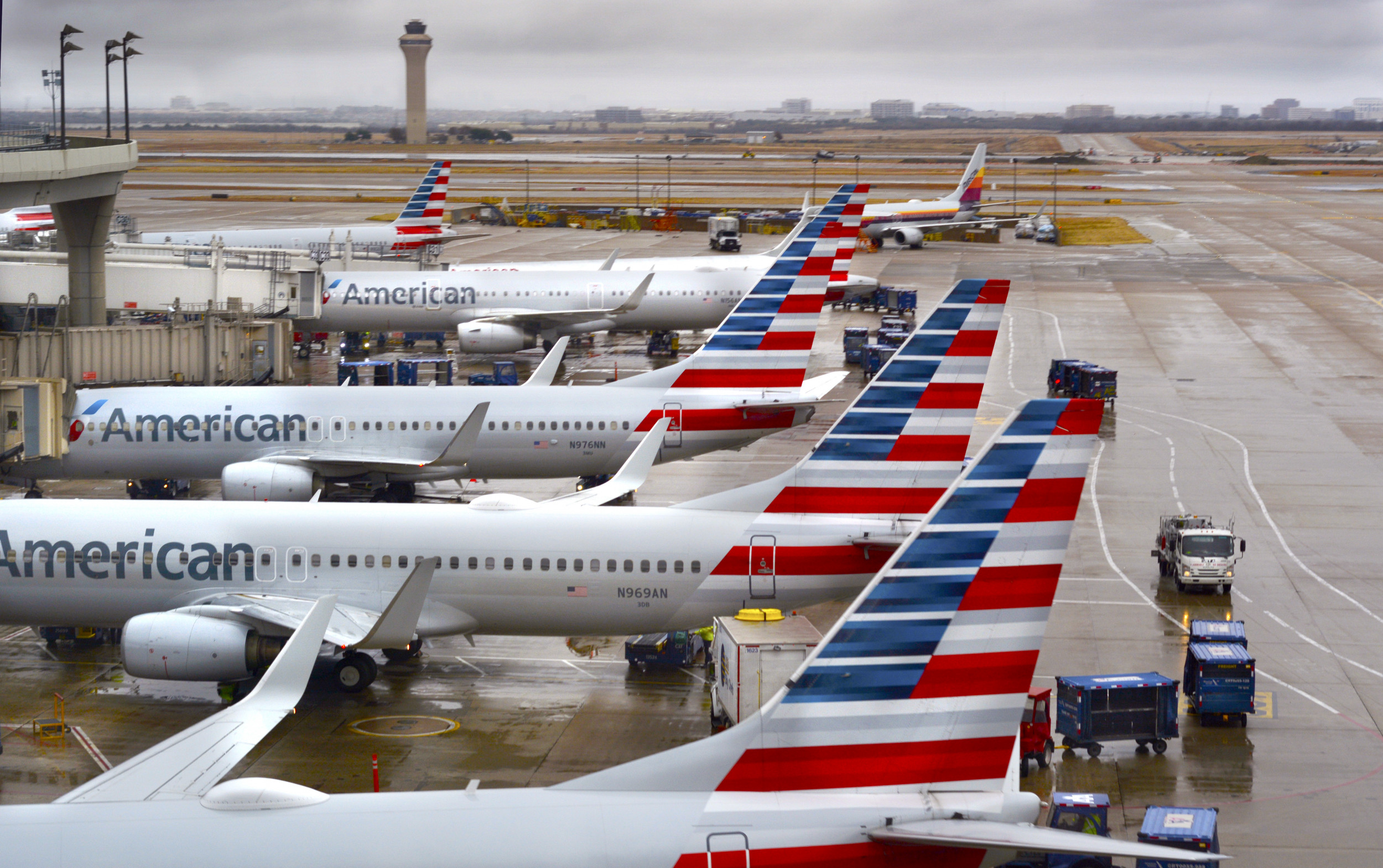 Maskless Passenger Prompts London Flight to Return to Miami, Forces