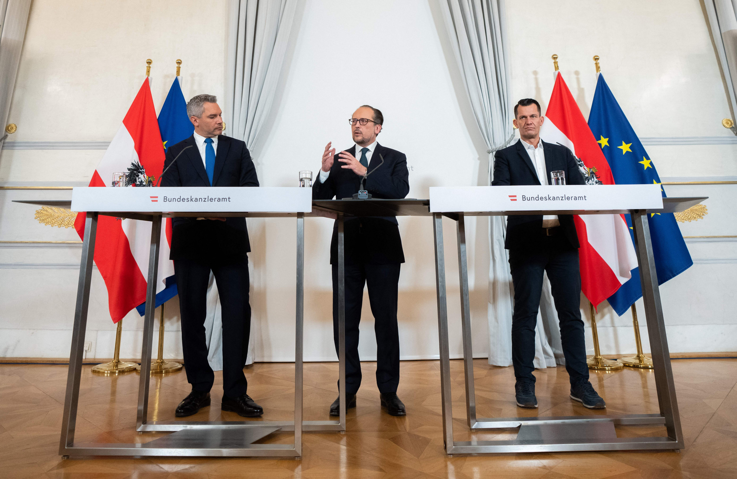 Austria Approves Adult COVID Vaccine Mandate, Up to $4K in Fines for Failure to Comply