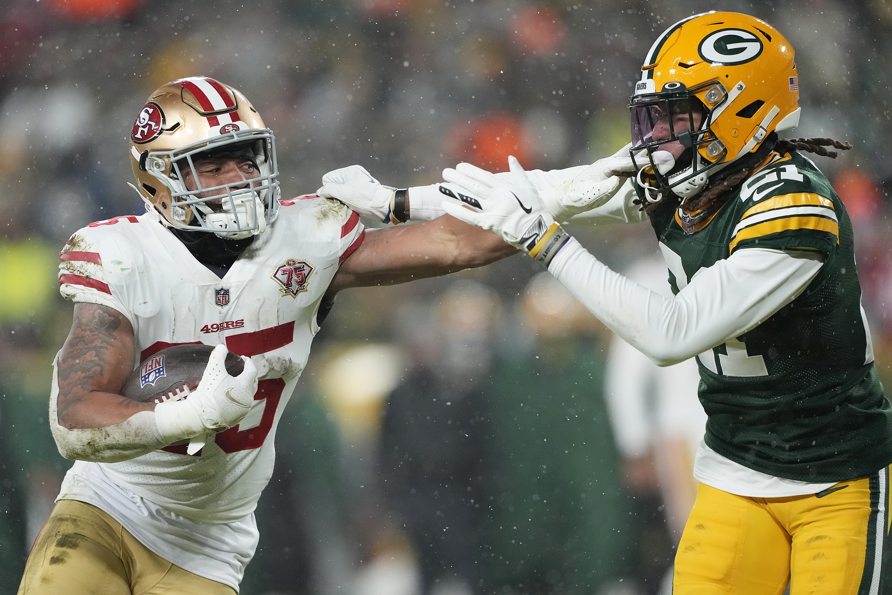 San Francisco 49ers Stun Green Bay Packers at Frigid, Snowy Lambeau Field
