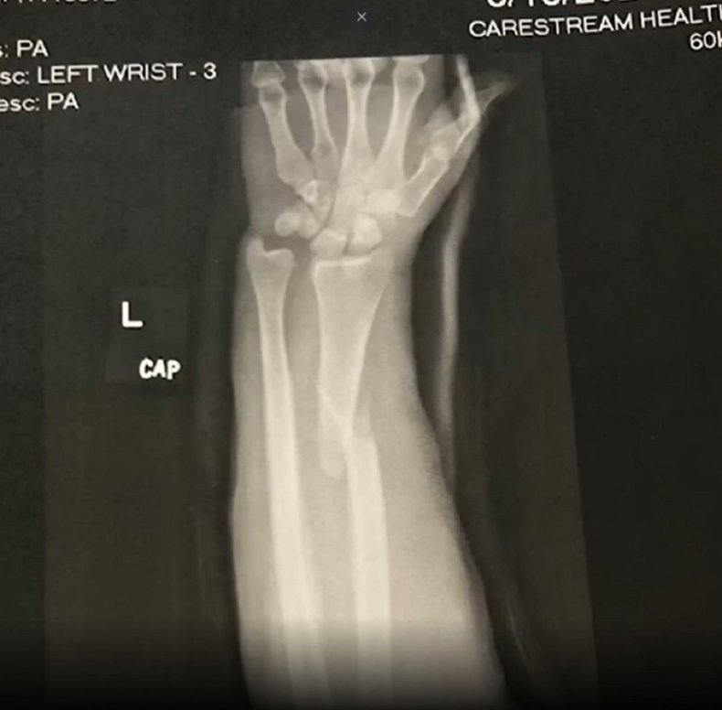 Screengrab from @powerlifting_portagee's video.