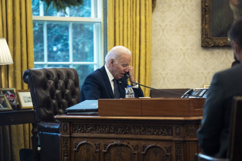 Joe Biden speaks with Volodymyr Zelenskyy December