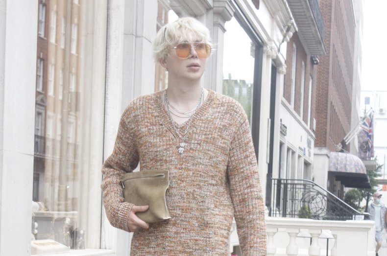 Influencer Oli London now identifies as Korean