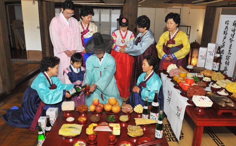 A demonstration of South Korea's "charye" ritual.