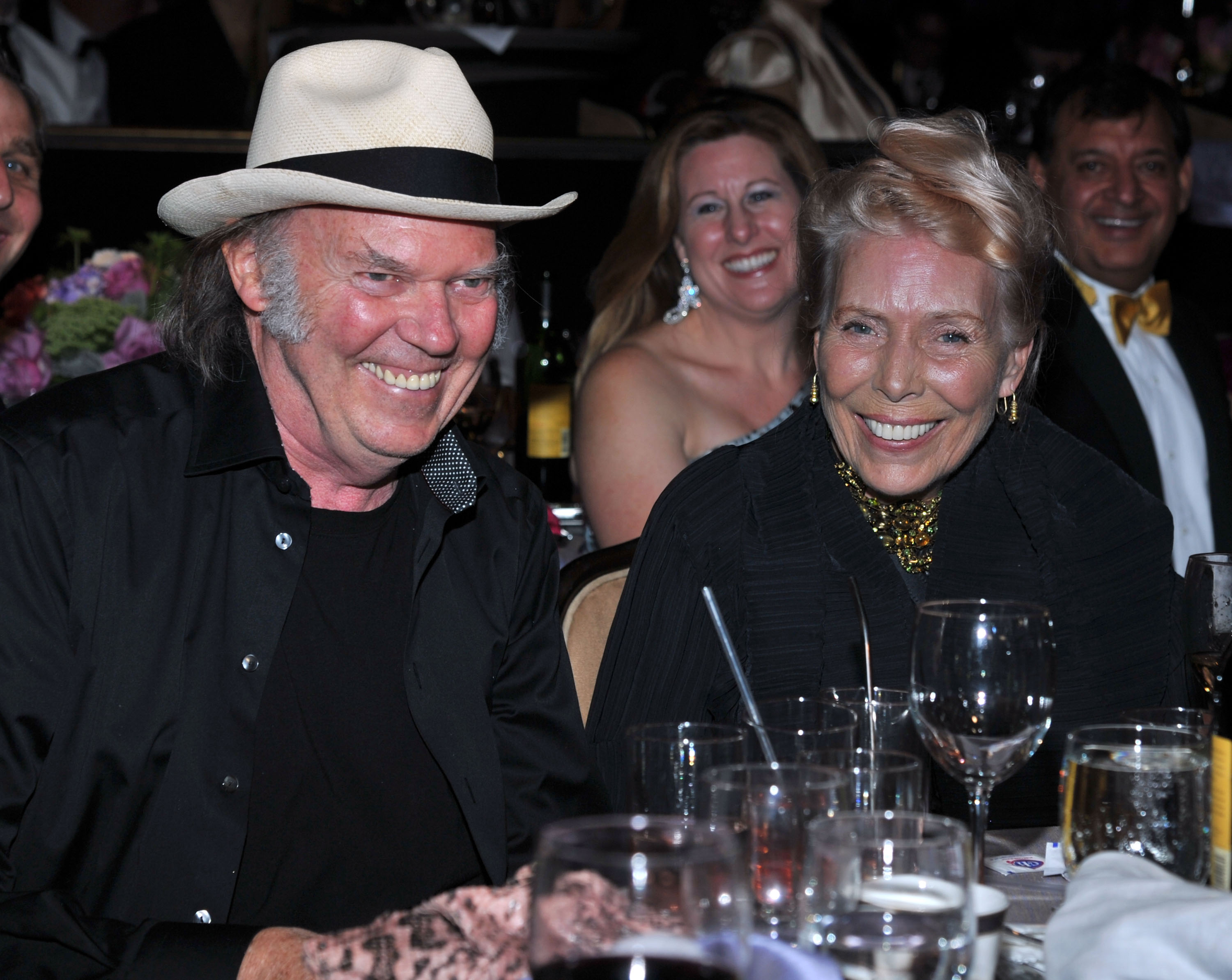 Here's How Much Neil Young, Joni Mitchell Could Lose After Spotify Departure thumbnail