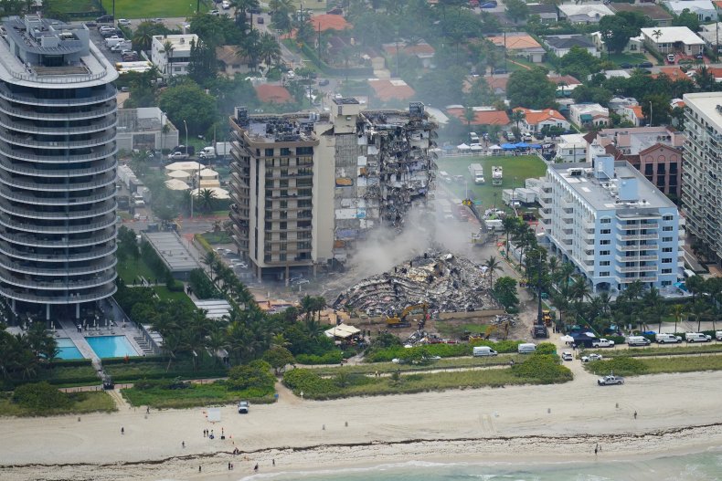 champlain towers north south collapse surfside florida
