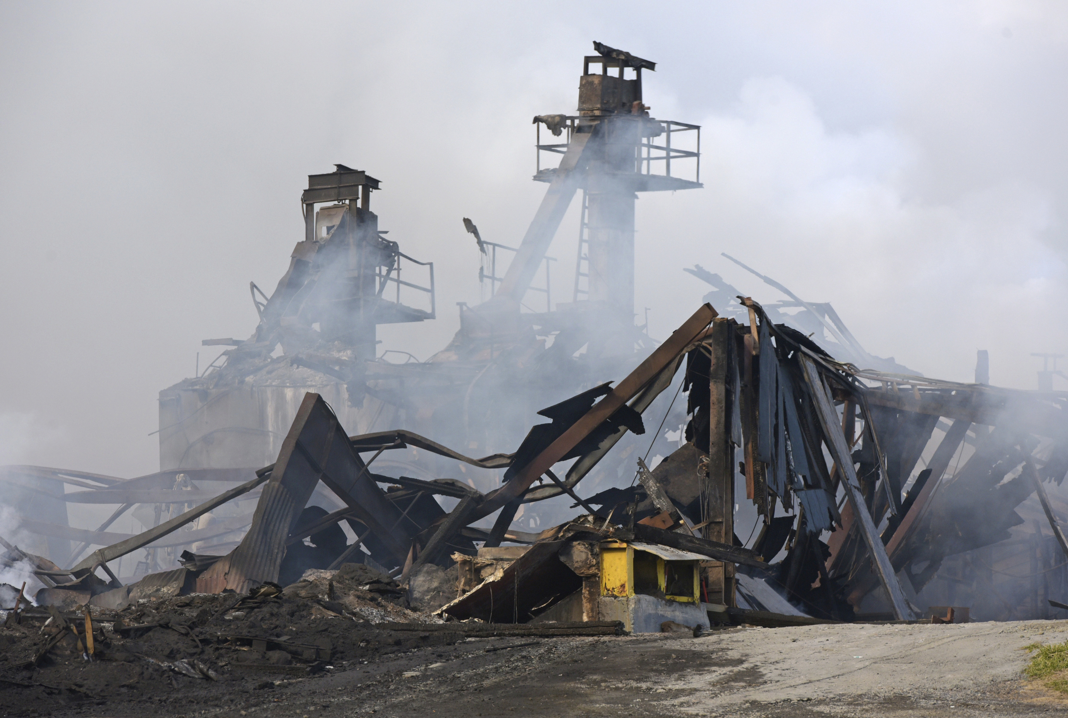 2,500 Homes Remain Evacuated Due to Fire at North Carolina Fertilizer Plant