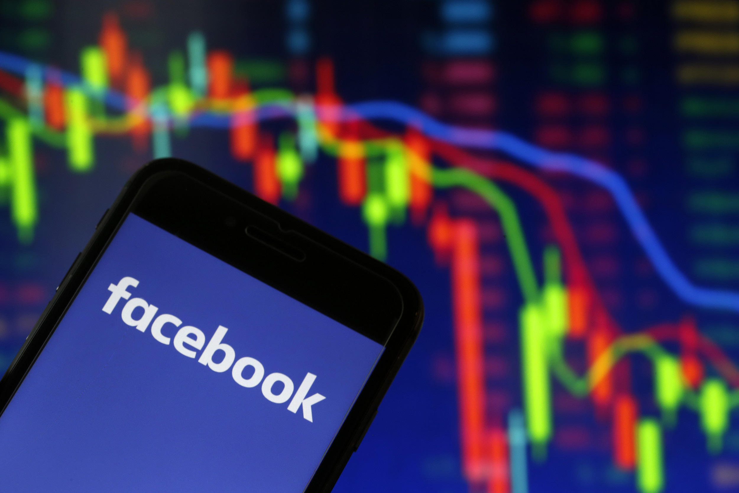 As Facebook Stock Plummets, It Pivots to Video (Again)