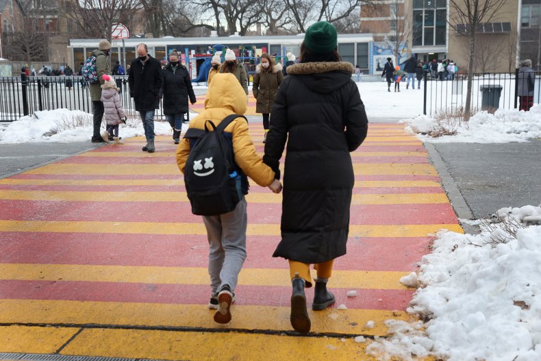 Parents Split on Chicago Union Deal Securing Remote
Learning, Mask Mandate 2 Parents Students Chicago Schools Agreement Work Stoppage
