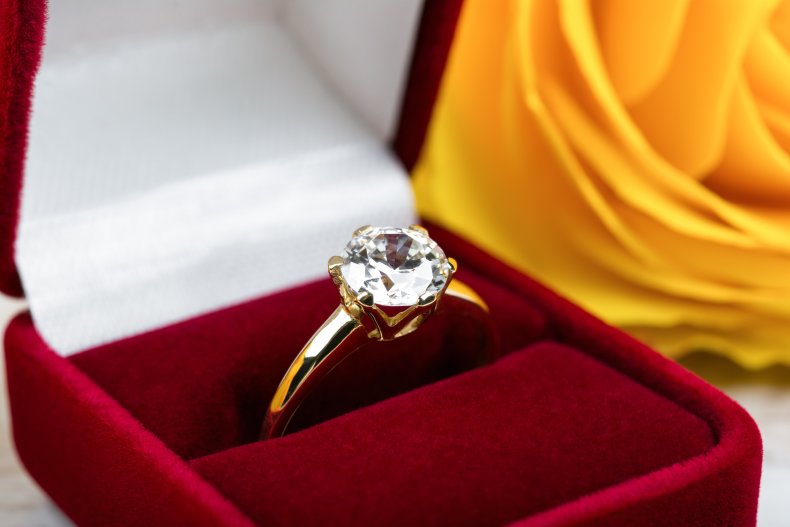 Engagement ring box