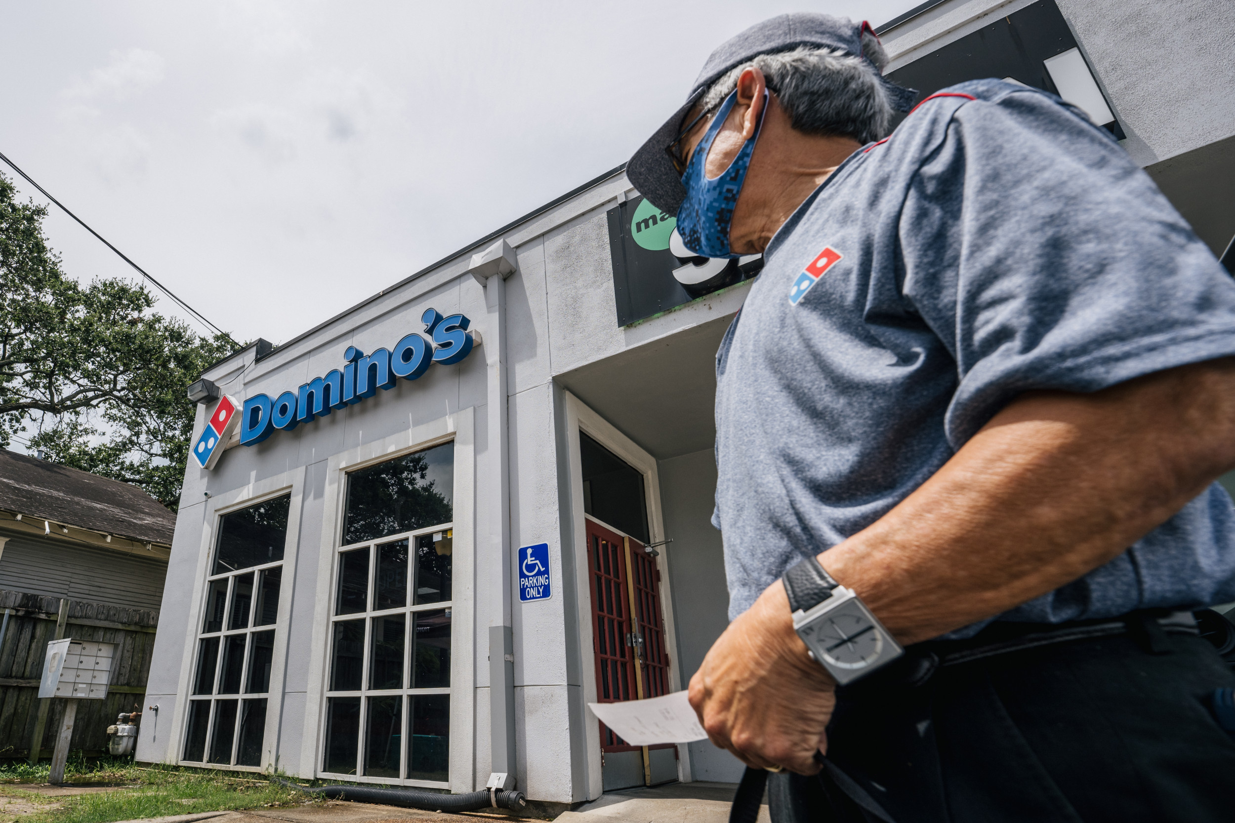 how much do domino's delivery drivers make in tips Led To A