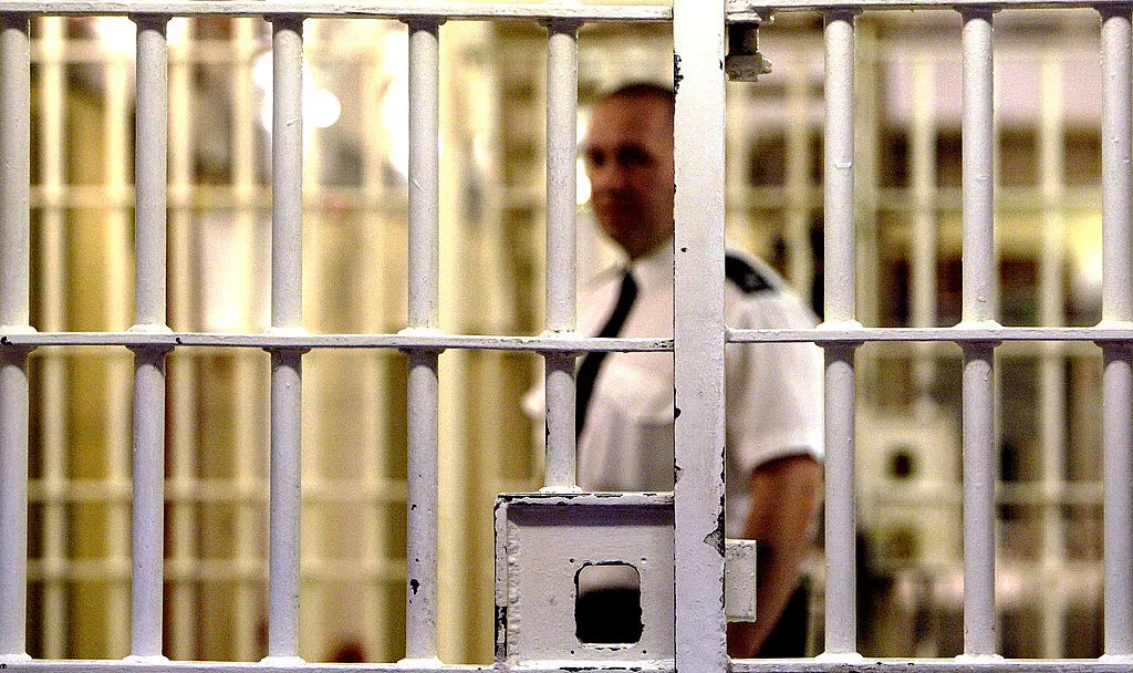 Elderly Inmate Helped Police Solve 50-Year-Old Murder of Family of Three - Vimarsana News