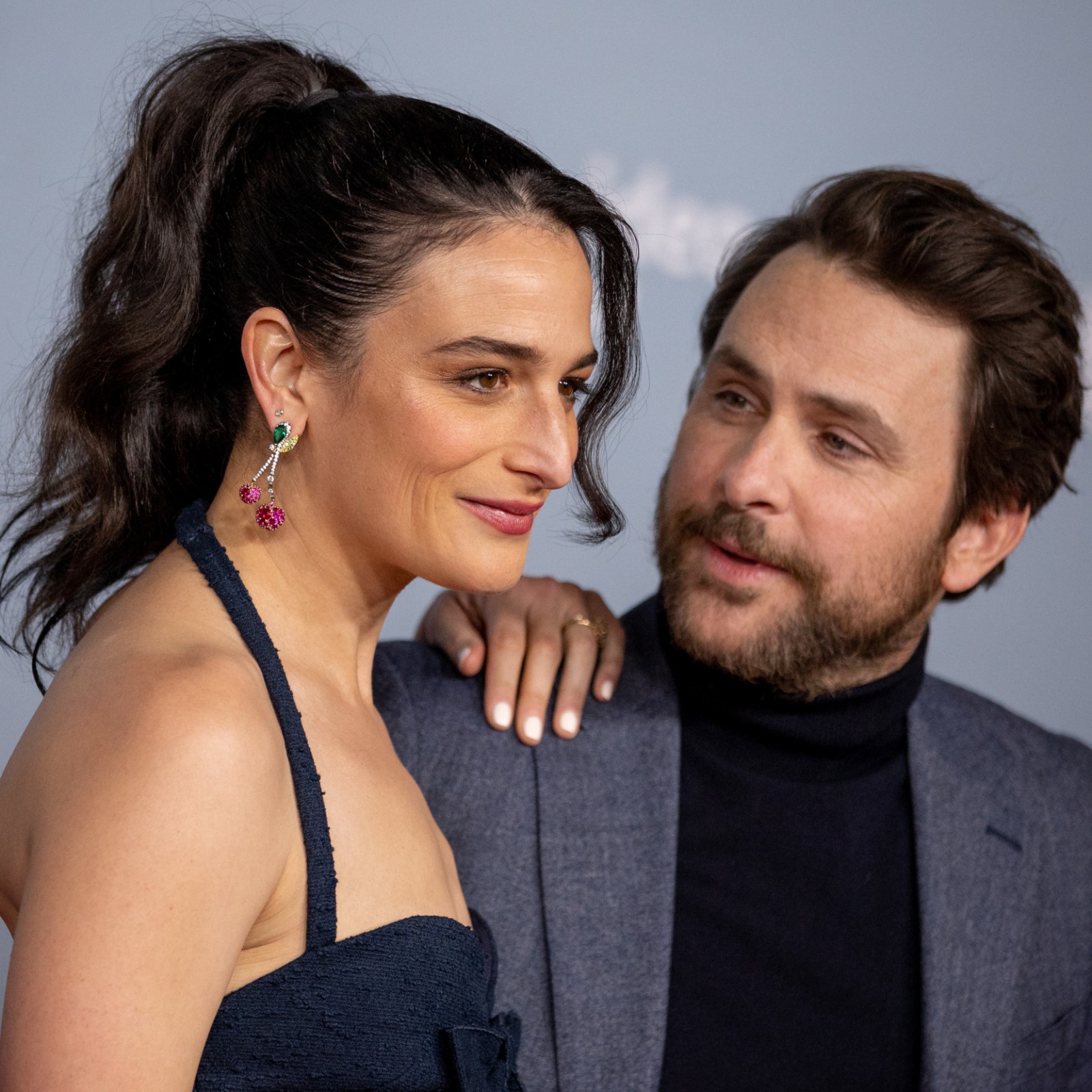 Charlie Day and Jenny Slate on Drunk Acting and Threesomes for 'I Want You  Back' Movie