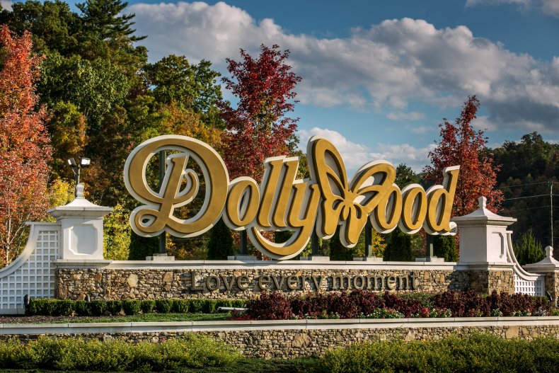 Dollywood Amusement Park Dolly Parton Education Impiegati
