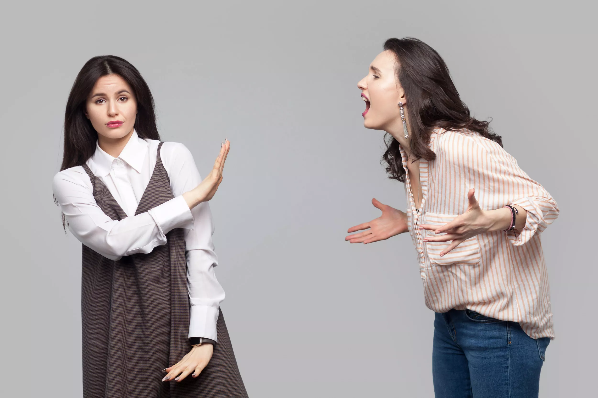 Internet Backs Teen Who Is Angry at Parents for Spoiling Sister - Vimarsana News
